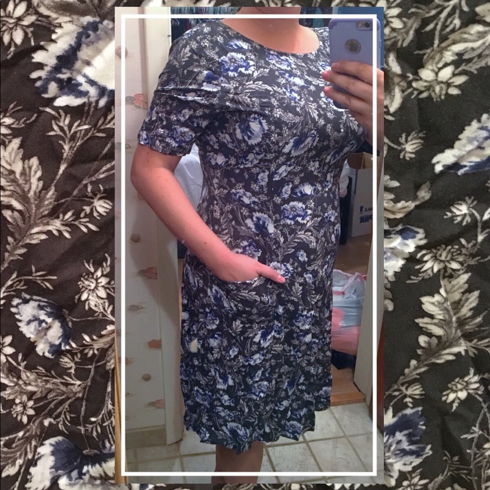 J. Jill 🌸 Sz 14 🌸 Pockets!! Gray Floral Dress